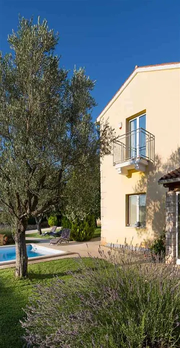 3-Bedroom Villa in Šorići with Outdoor Pool