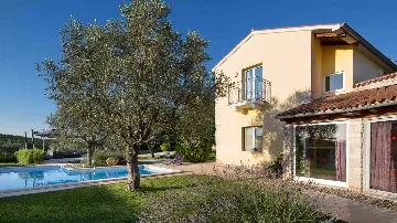 3-Bedroom Villa in Šorići with Outdoor Pool