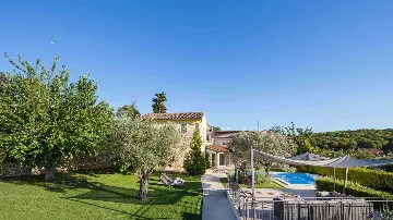 3-Bedroom Villa in Šorići with Outdoor Pool