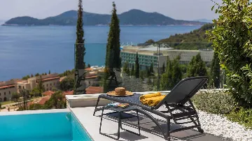 Poolside Villa for 10 Guests in Orašac