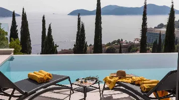 Poolside Villa for 10 Guests in Orašac