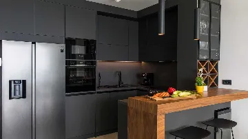 Poolside Villa for 10 Guests in Orašac