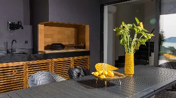 Poolside Villa for 10 Guests in Orašac