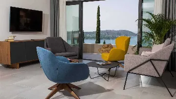 Poolside Villa for 10 Guests in Orašac