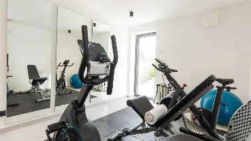 Poolside Villa for 10 Guests in Orašac