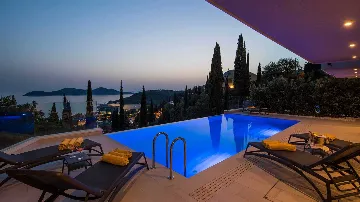 Poolside Villa for 10 Guests in Orašac