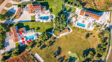 Režanci Villa Complex with Private Pools (Up to 34)