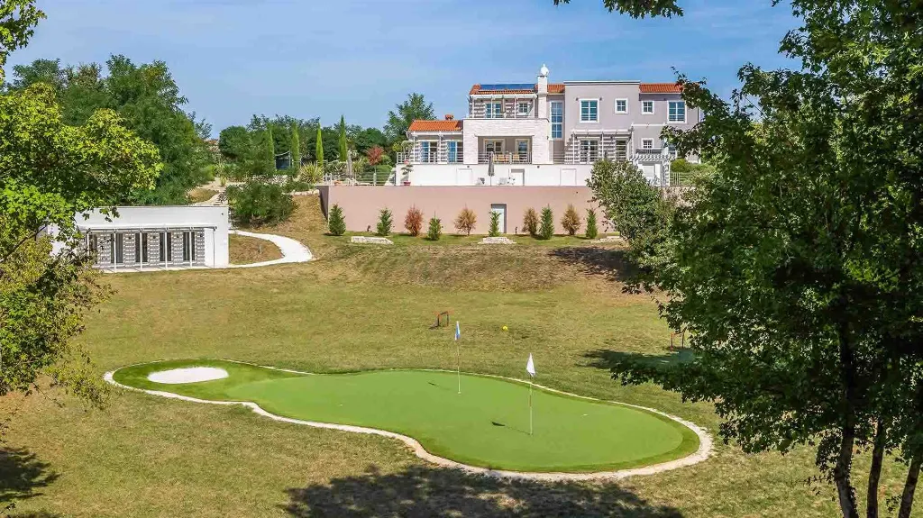 Režanci Villa Complex with Private Pools (Up to 34)