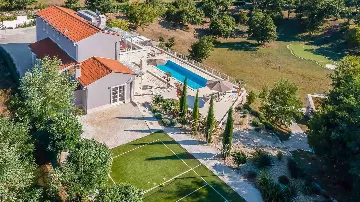Režanci Villa Complex with Private Pools (Up to 34)