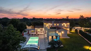 Režanci Villa Complex with Private Pools (Up to 34)
