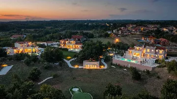 Režanci Villa Complex with Private Pools (Up to 34)