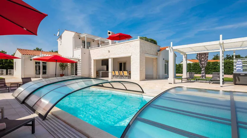 Režanci Villa Complex with Private Pools (Up to 34)