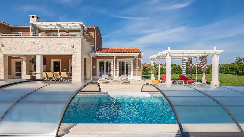 Režanci Villa Complex with Private Pools (Up to 34)