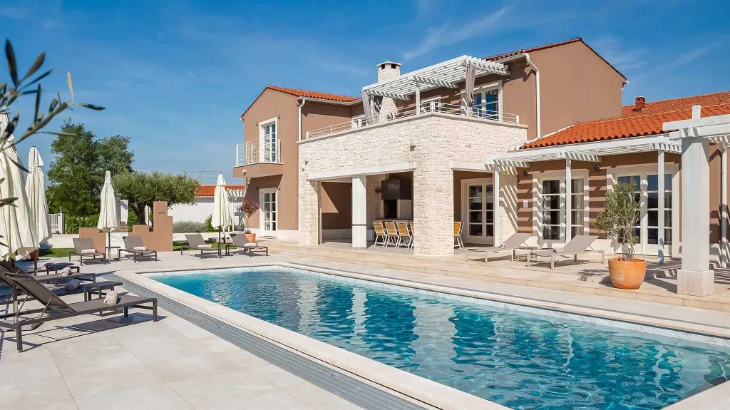 Villa in Režanci for Up to 12 Guests