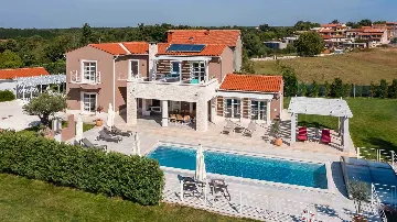 Villa in Režanci for Up to 12 Guests