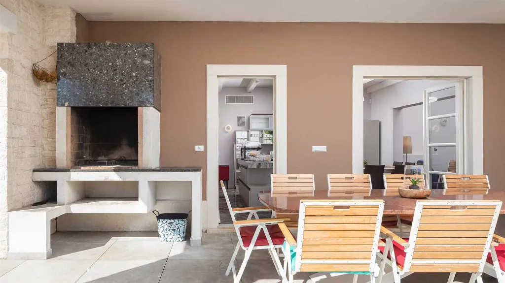 Villa in Režanci for Up to 12 Guests