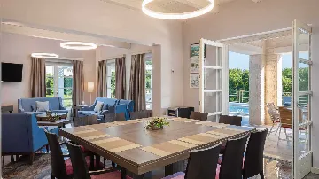 Villa in Režanci for Up to 12 Guests