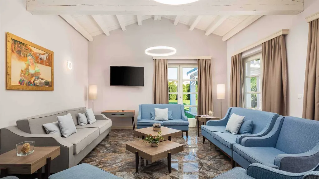Villa in Režanci for Up to 12 Guests