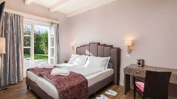 Villa in Režanci for Up to 12 Guests