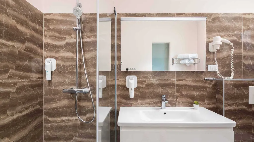 Villa in Režanci for Up to 12 Guests