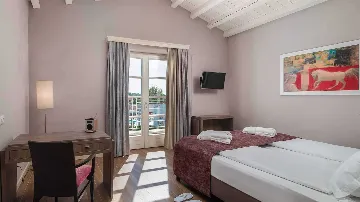 Villa in Režanci for Up to 12 Guests