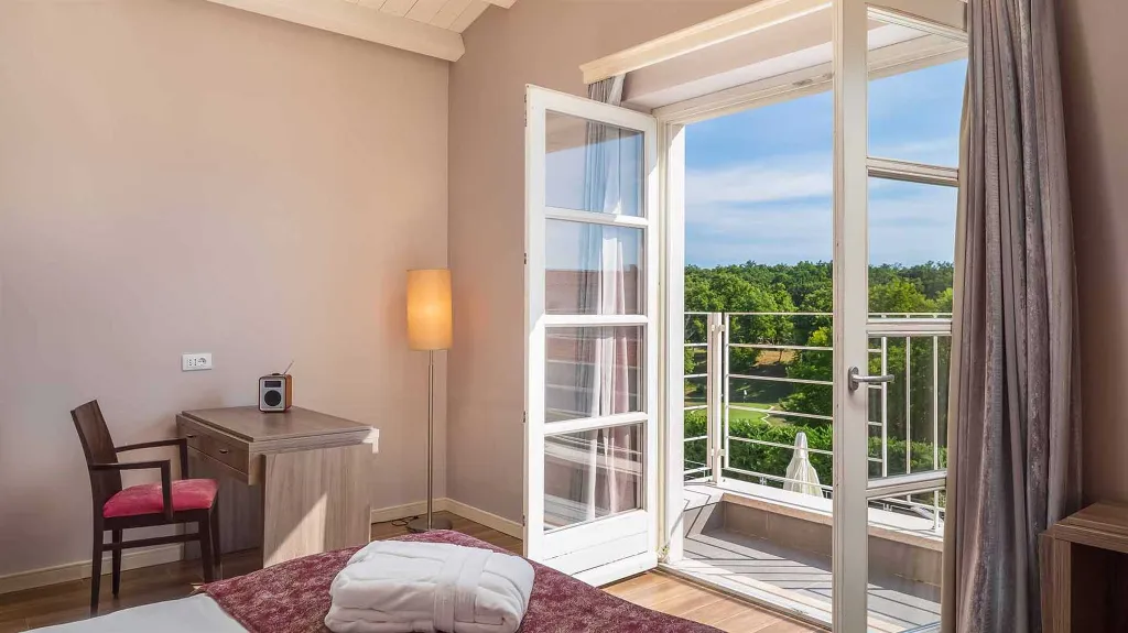 Villa in Režanci for Up to 12 Guests