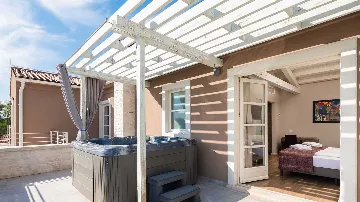 Villa in Režanci for Up to 12 Guests