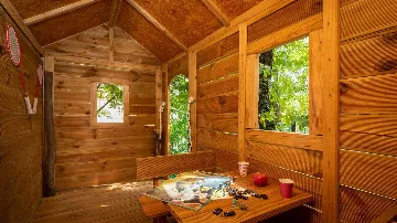 Villa in Režanci for Up to 12 Guests