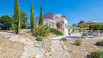 Režanci 5-Bedroom Villa with Private Pool