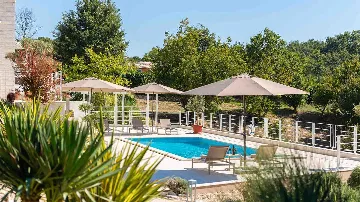 Režanci 5-Bedroom Villa with Private Pool