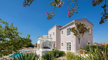 Režanci 5-Bedroom Villa with Private Pool