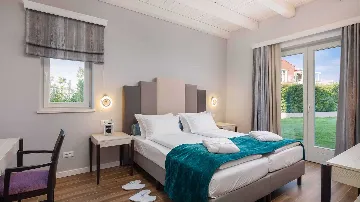 Modern Villa with Heated Pool and Hot Tub in Režanci