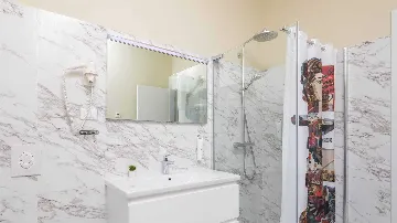 Modern Villa with Heated Pool and Hot Tub in Režanci