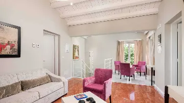 Modern Villa with Heated Pool and Hot Tub in Režanci