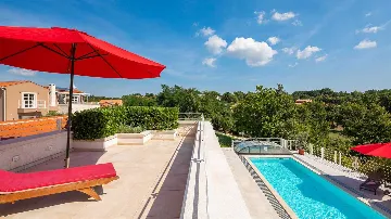 Modern Villa with Heated Pool and Hot Tub in Režanci