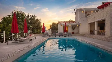 Modern Villa with Heated Pool and Hot Tub in Režanci