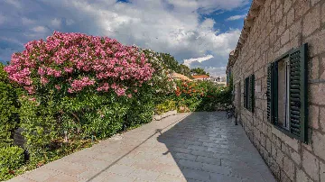 Stone Villa with Pool in Čilipi for Up to 12