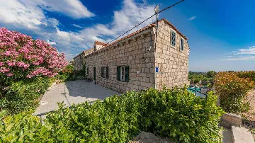 Stone Villa with Pool in Čilipi for Up to 12