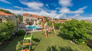 Stone Villa with Pool in Čilipi for Up to 12