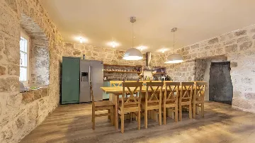 Stone Villa with Pool in Čilipi for Up to 12