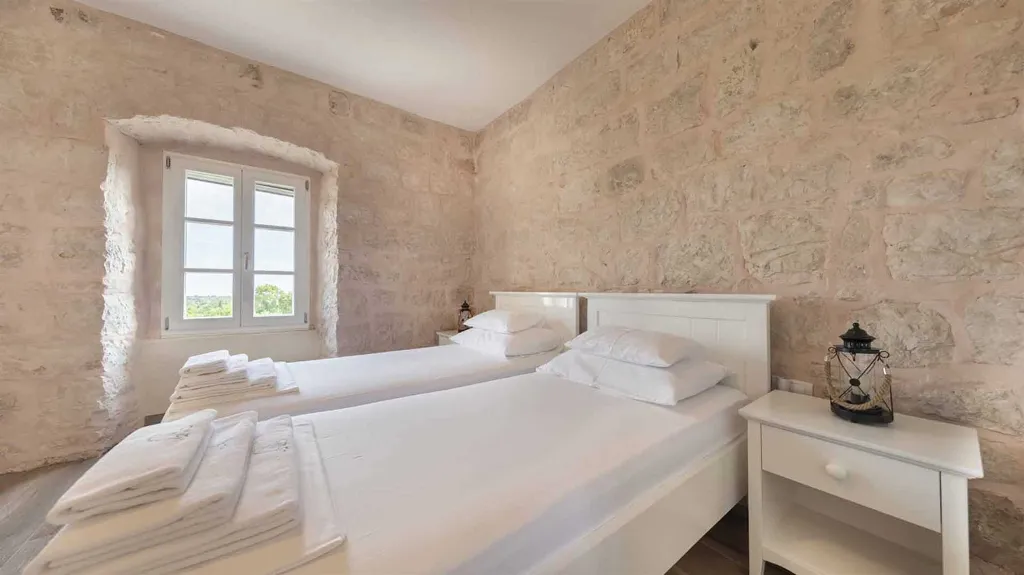 Stone Villa with Pool in Čilipi for Up to 12