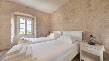 Stone Villa with Pool in Čilipi for Up to 12