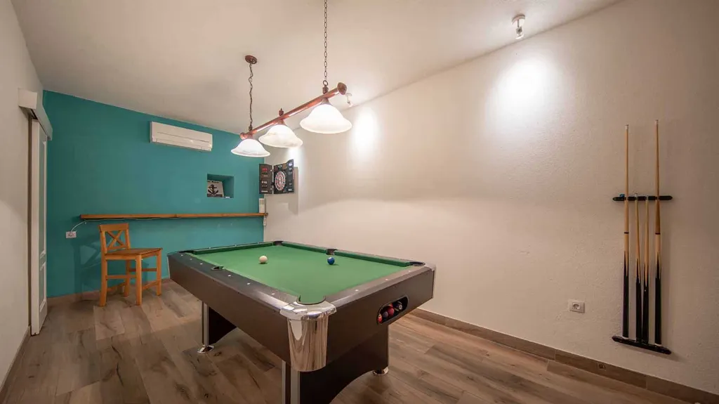 Stone Villa with Pool in Čilipi for Up to 12
