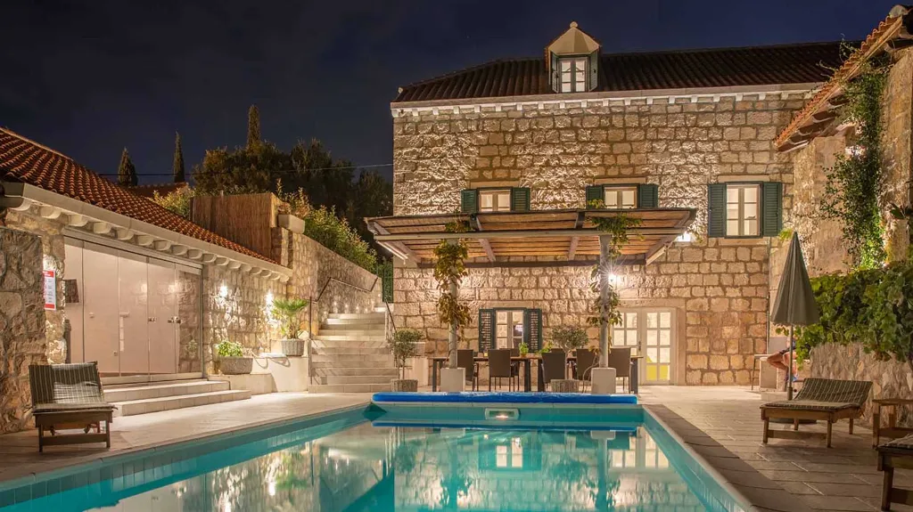 Stone Villa with Pool in Čilipi for Up to 12