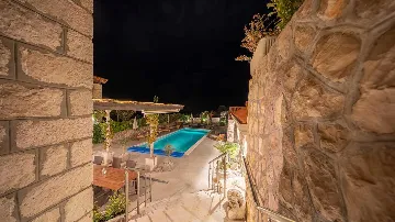Stone Villa with Pool in Čilipi for Up to 12