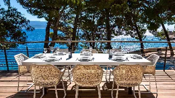 4-Bedroom Villa in Lokva Rogoznica for 8 Guests