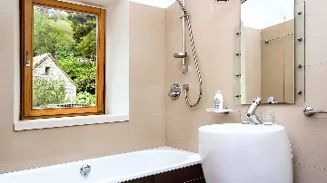 4-Bedroom Villa in Lokva Rogoznica for 8 Guests