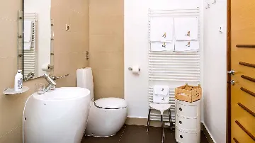 4-Bedroom Villa in Lokva Rogoznica for 8 Guests