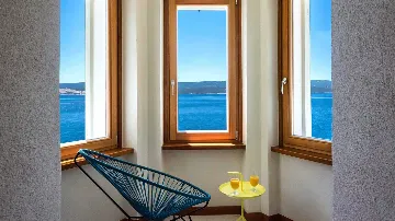 4-Bedroom Villa in Lokva Rogoznica for 8 Guests