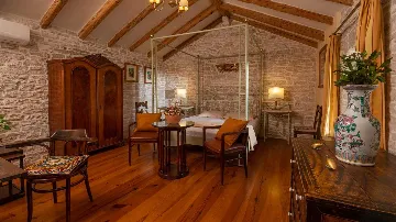 Šajini Designer Pool Villa for 12 Guests